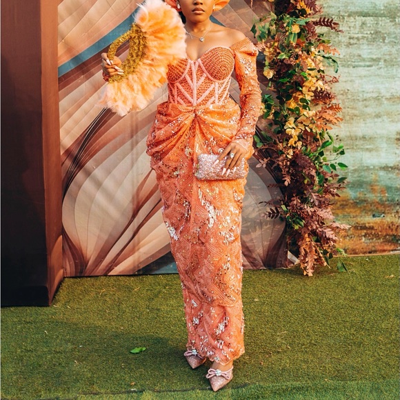 Nigerian Traditional Dress - Picture 1 of 4